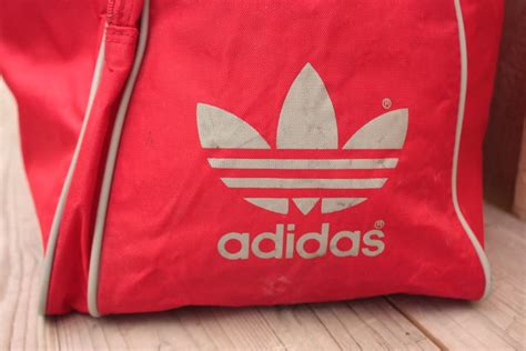 rote adidas tasche kosten|rote sporttasche adidas.